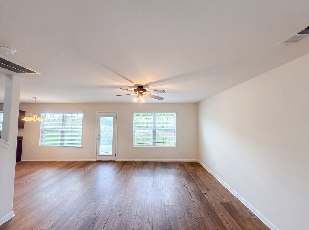 Property photo 3 of 1134 Aster Way