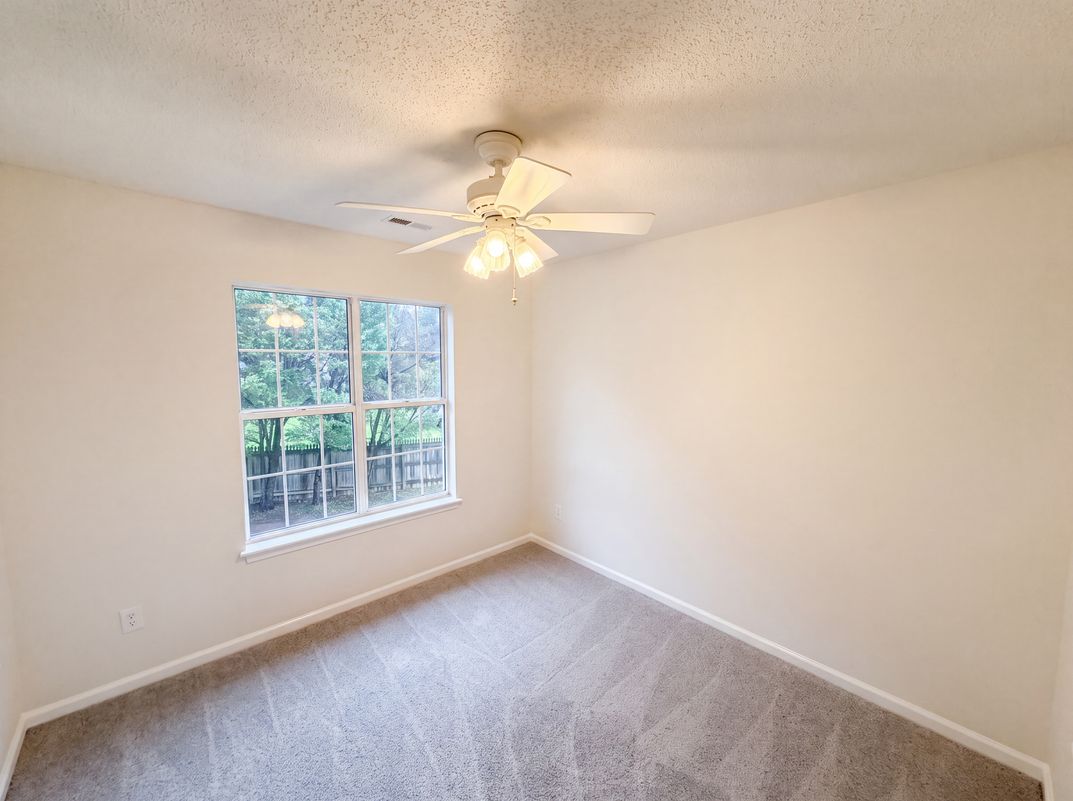 Photo 10 of 35 of 3737 Winterberry Ct NW, Concord, NC