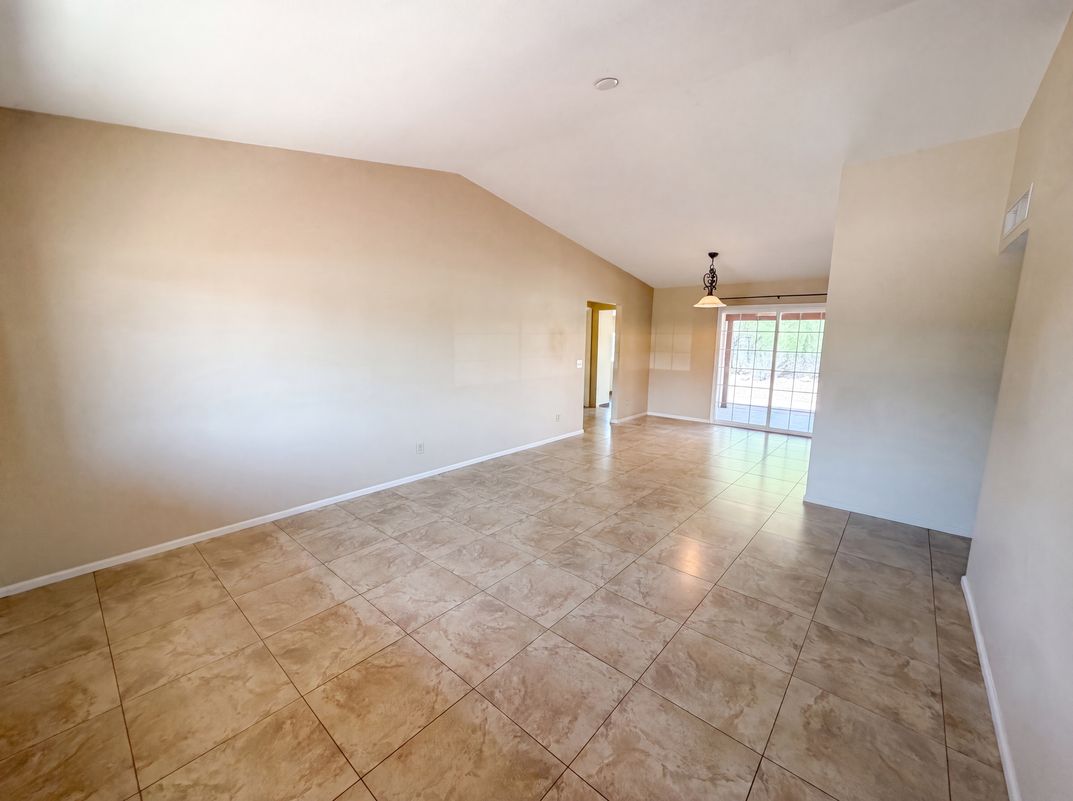 Photo 3 of 21 of 6081 N Curry Ave, Tucson, AZ