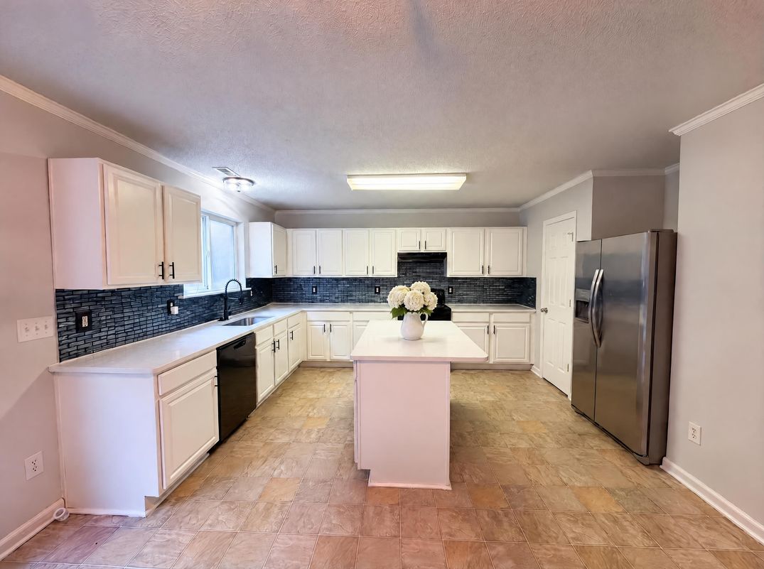 Property photo 2 of 2502 Harwood Hills Ln
