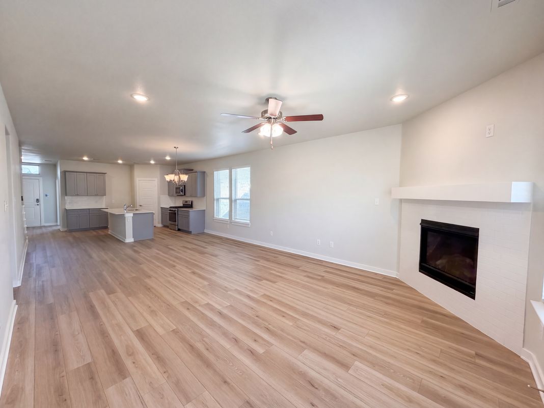 Property photo 3 of 14316 Spitfire Trl