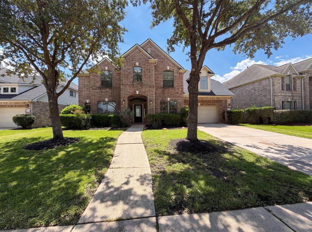 Property photo 1 of 15822 Maple Shores Dr