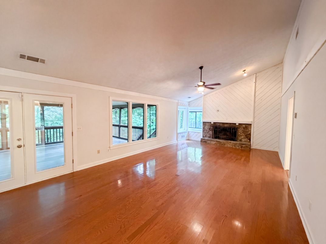 Property photo 3 of 4958 Scotts Creek Trl