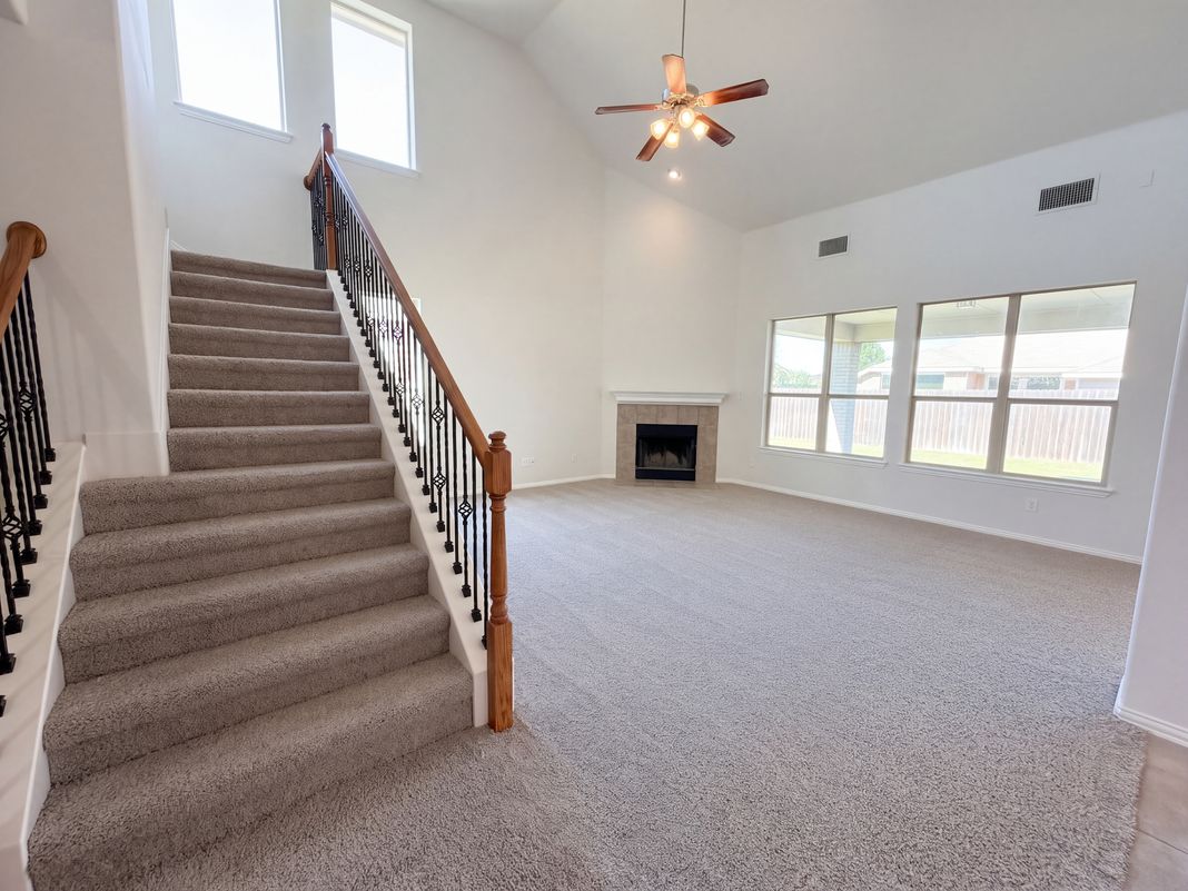 Property photo 3 of 2030 Uvalde Dr