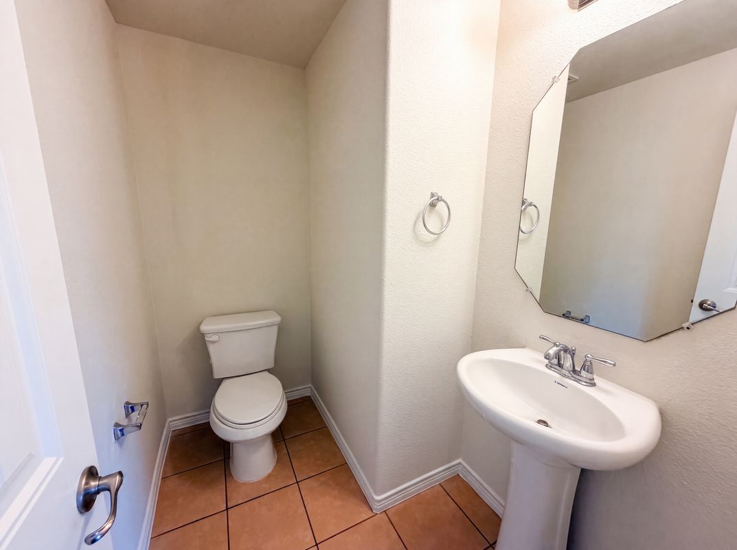 Photo 11 of 22 of 1217 Maverick Ln, Royse City, TX