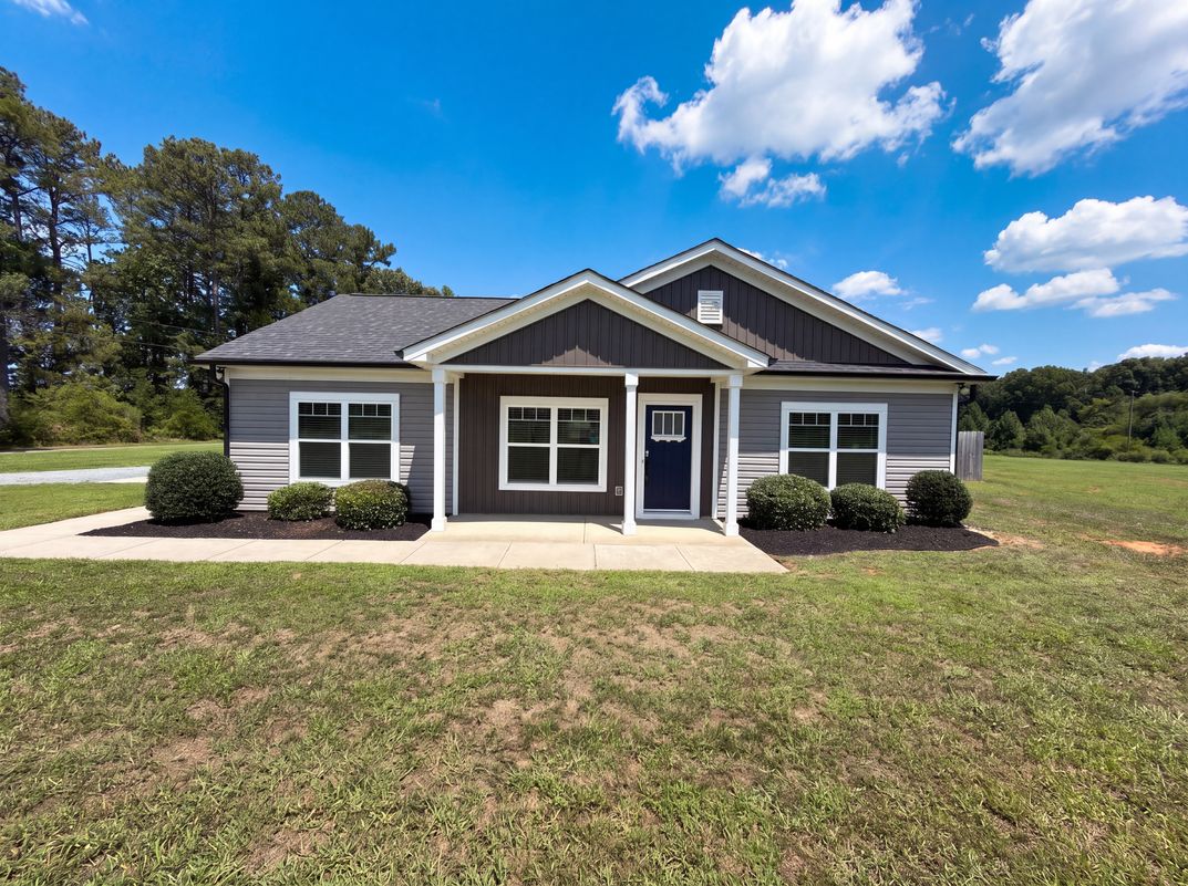 Property photo 1 of 7825 Medlin Rd