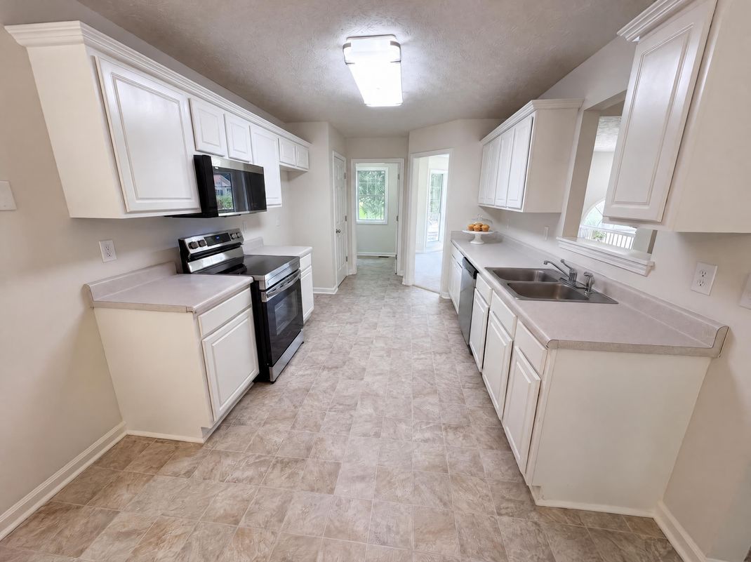 Property photo 2 of 7830 Mosswood Ln