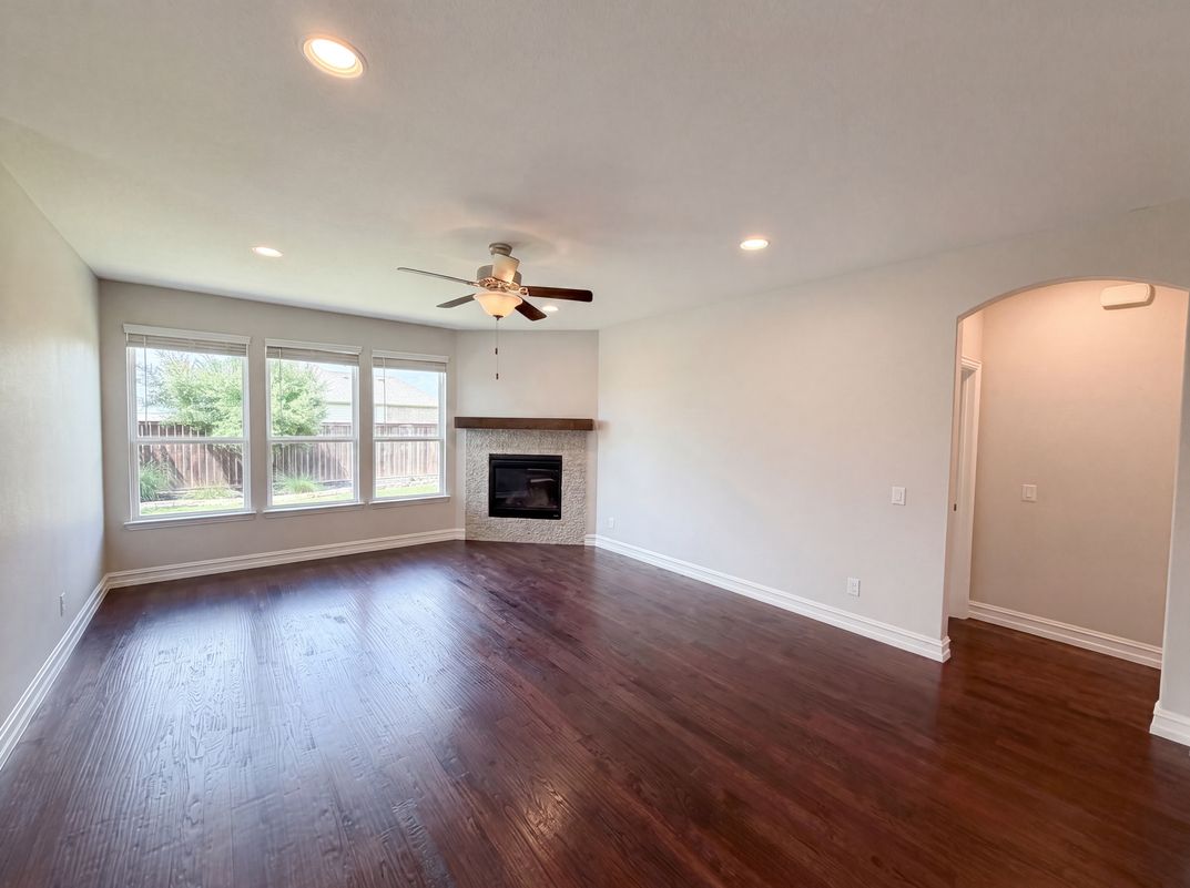 Property photo 3 of 1611 Temperance Way