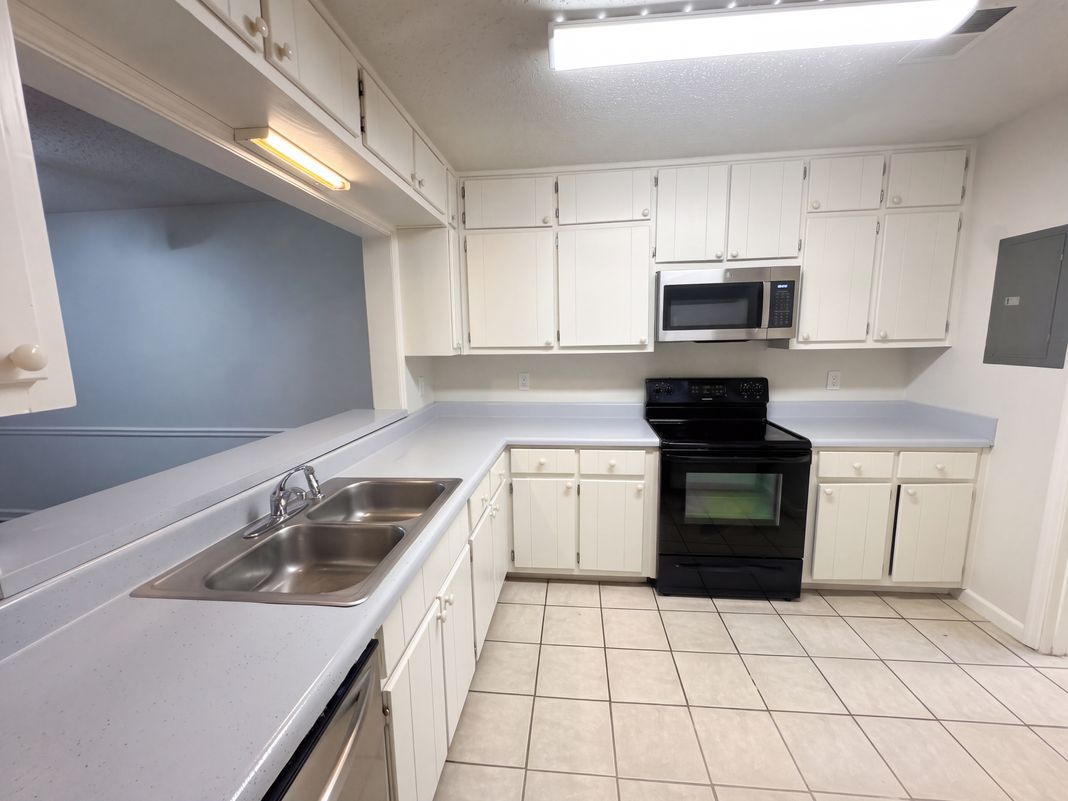 Property photo 2 of 5997 Wintergreen Rd