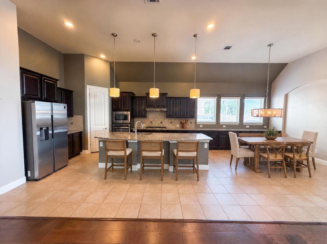 Property photo 2 of 122 Bluehaw Dr