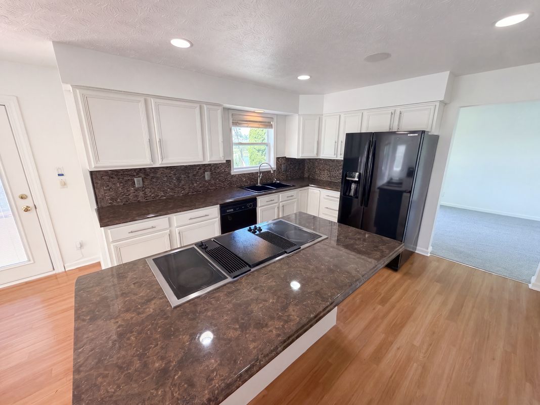 Property photo 2 of 7328 Chestnut Hills Blvd