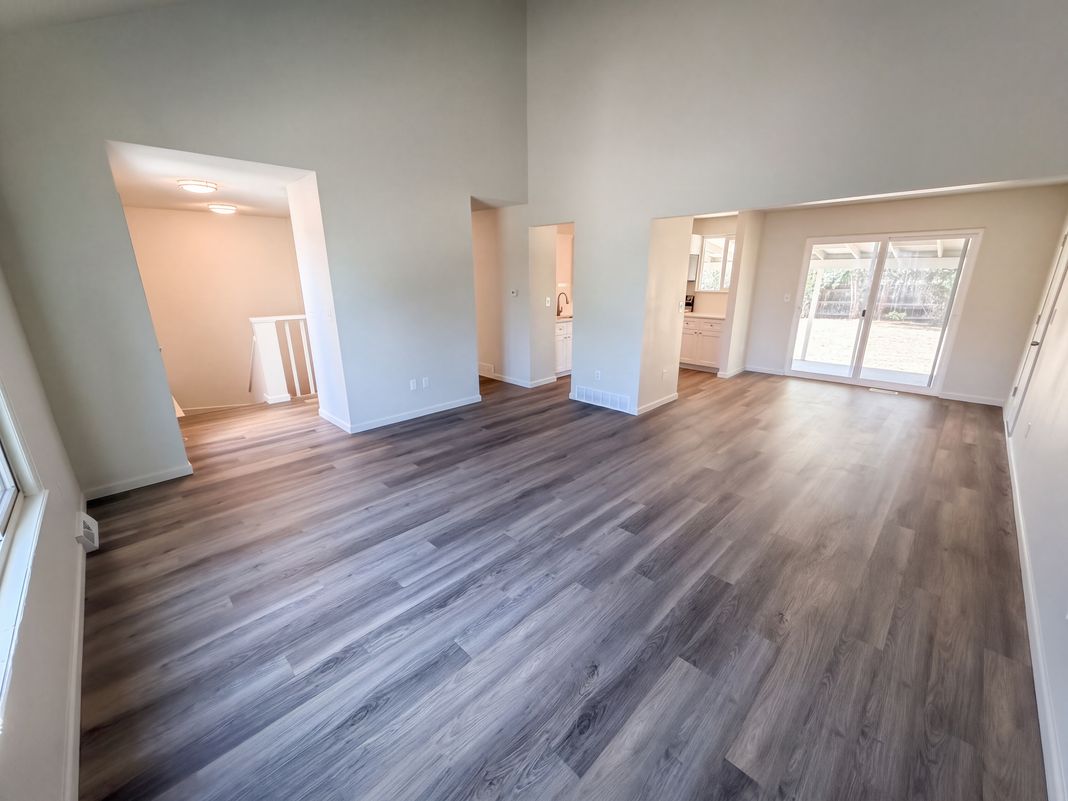 Property photo 3 of 10955 Albion Dr