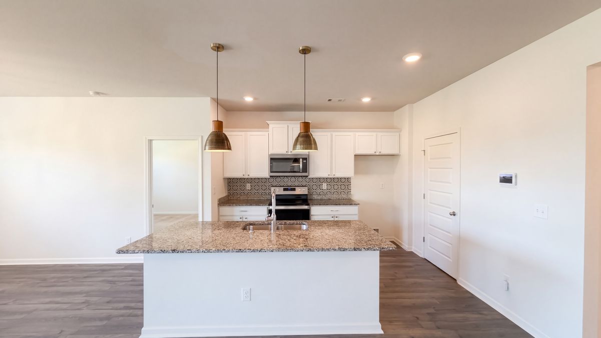 Property photo 2 of 8130 Highland Dr SW