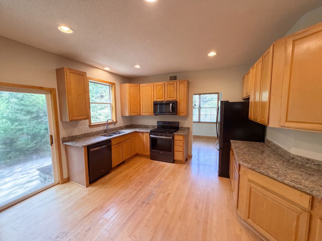 Property photo 2 of 1012 Delano Ct