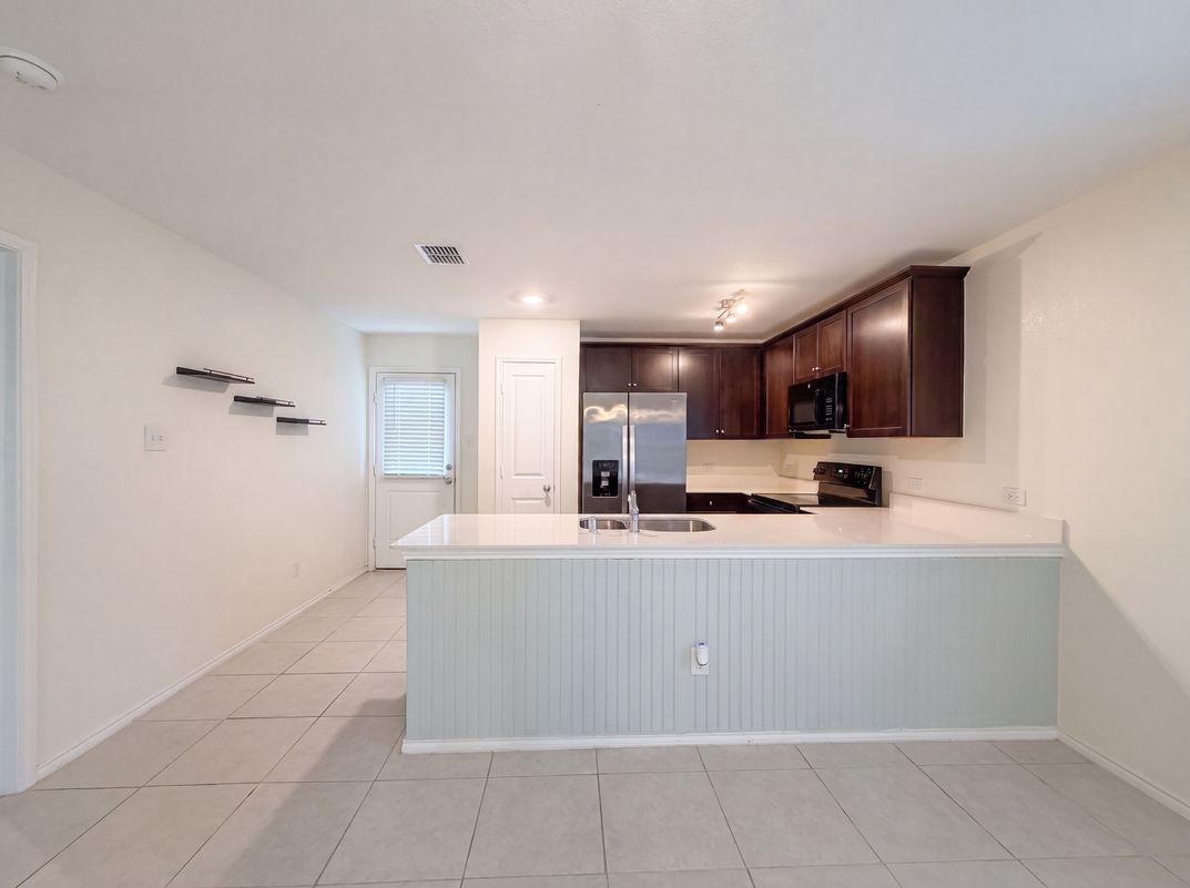 Property photo 2 of 5832 Timber Point Dr
