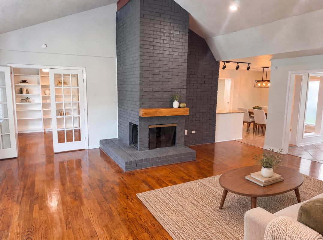 Property photo 3 of 14923 Aspen Hills Dr