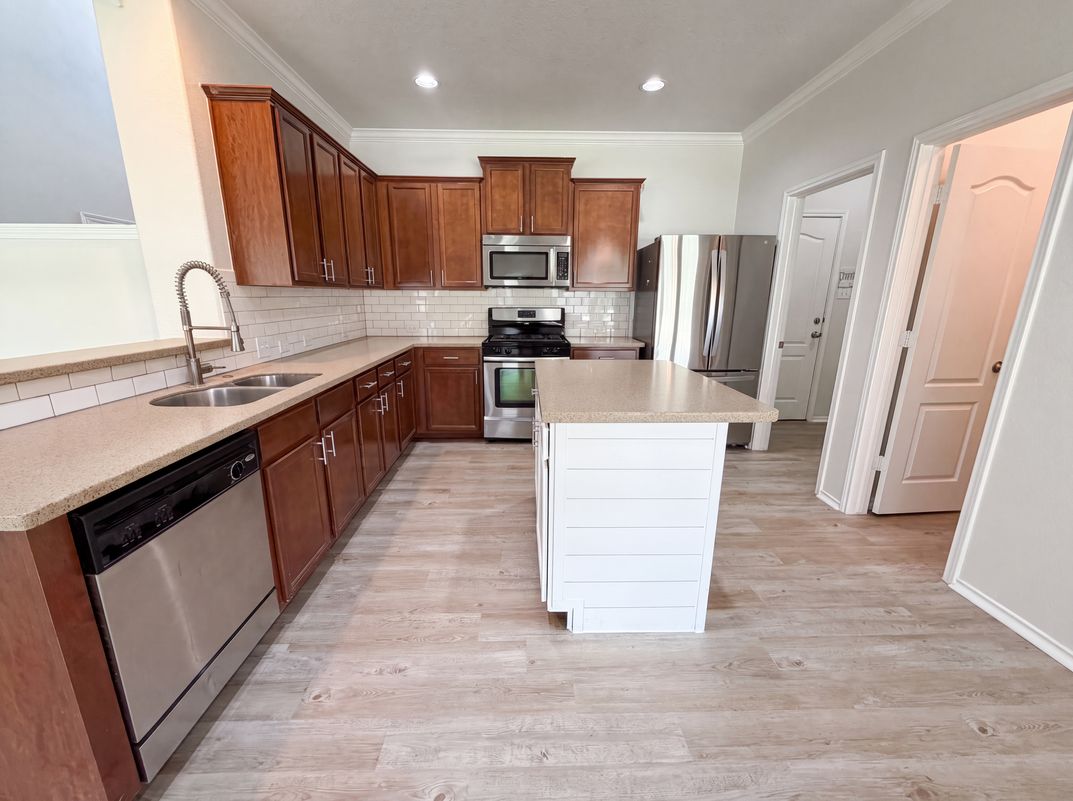 Property photo 2 of 142 Snow Owl Holw