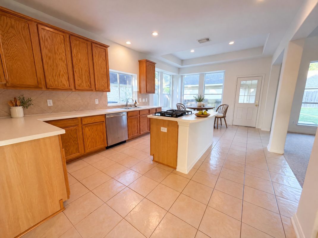 Property photo 3 of 9019 Sunny Ridge Dr