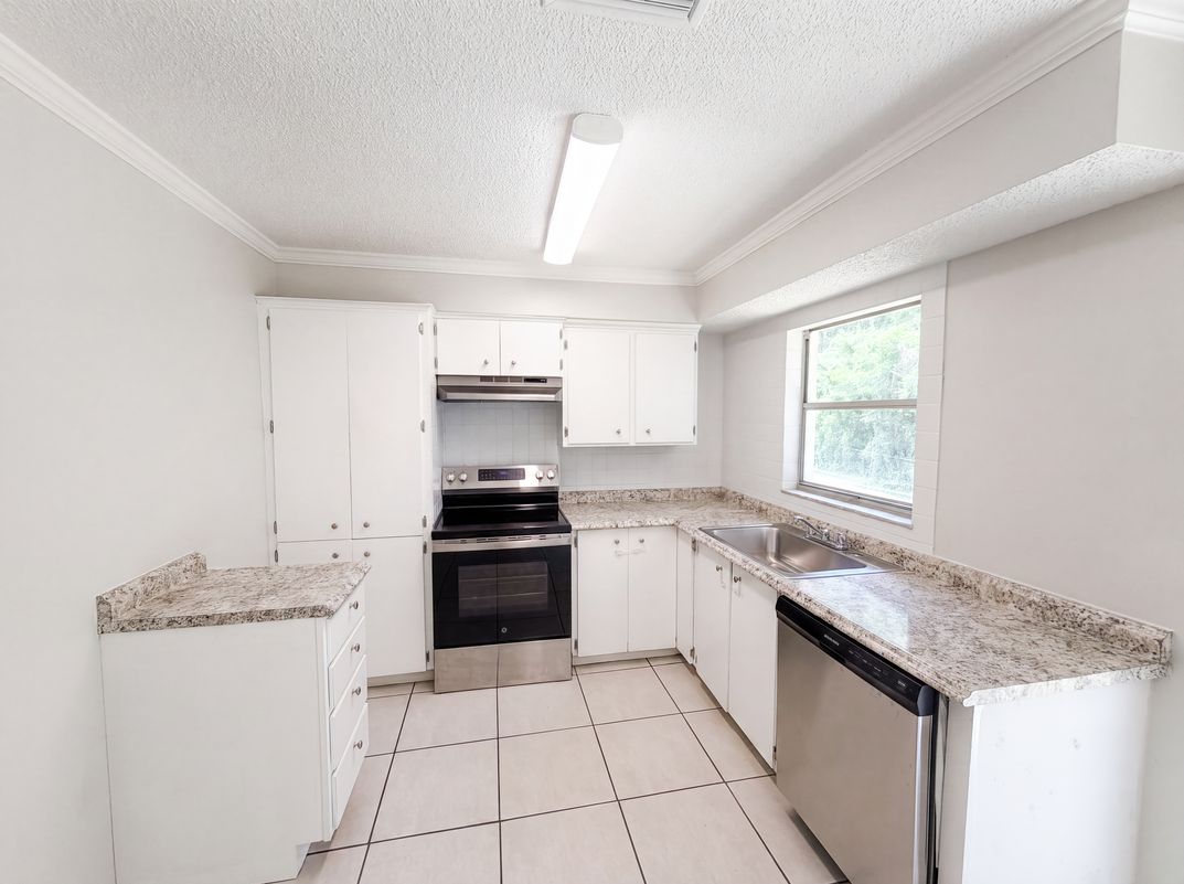 Property photo 2 of 3730 Dedrick Ct