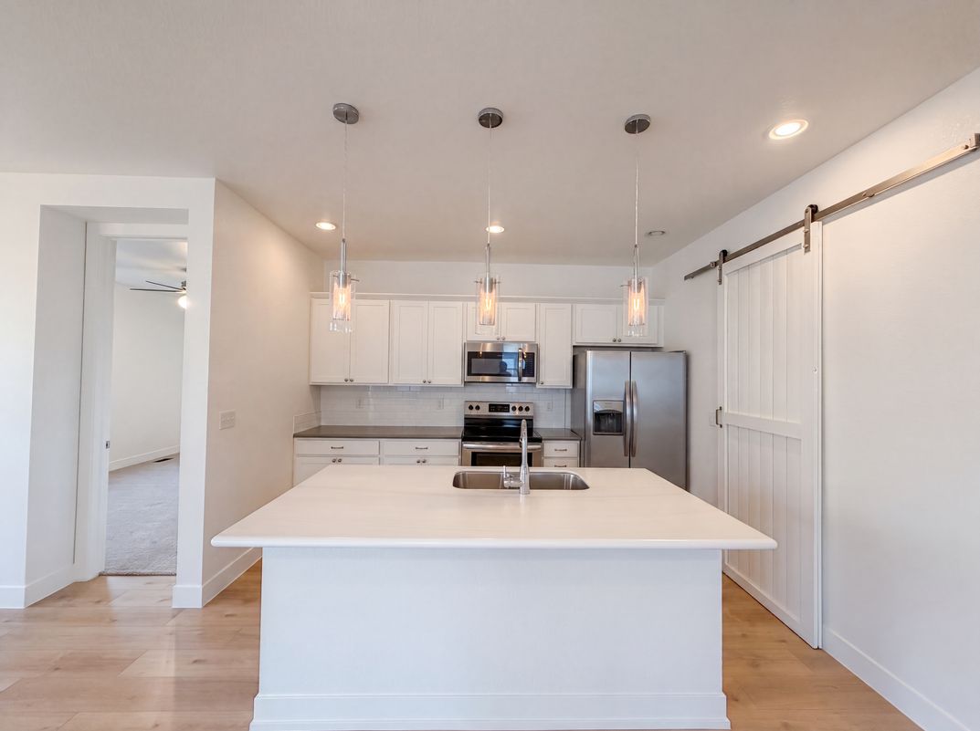 Property photo 2 of 712 N Country Trl