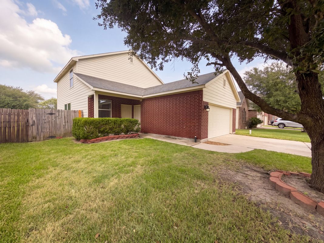 Property photo 2 of 15019 Silhouette Ridge Dr