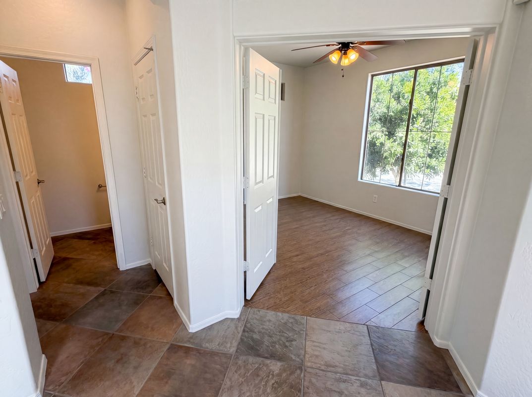 Photo 7 of 40 of 2513 W Florentine Rd, Phoenix, AZ
