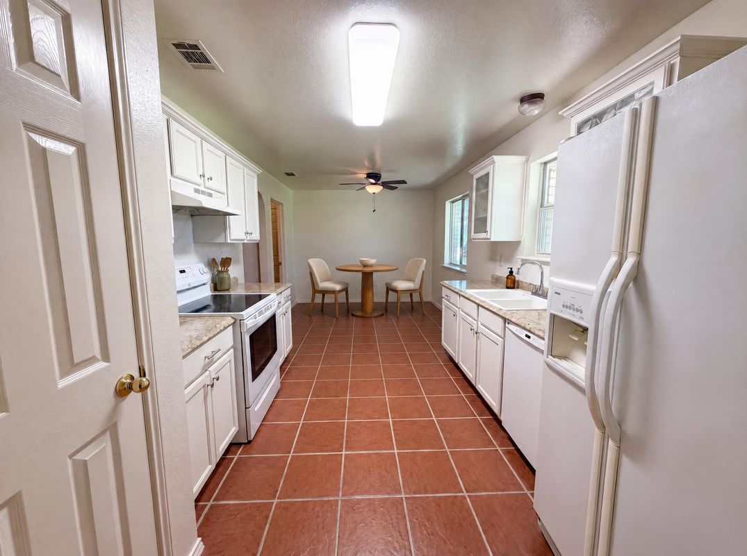 Property photo 2 of 3707 Gowen Ct
