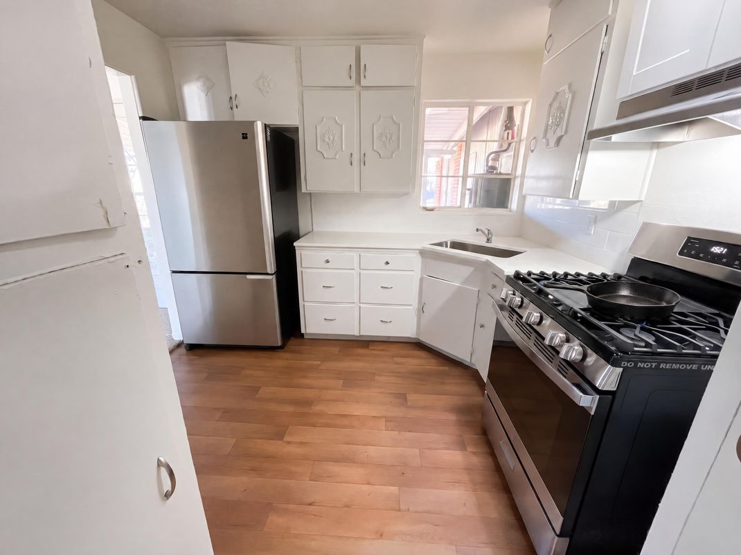 Property photo 3 of 3308 E Silverlake Rd
