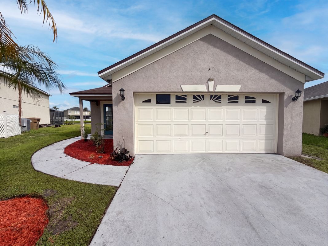 Property photo 1 of 225 Southbridge Cir