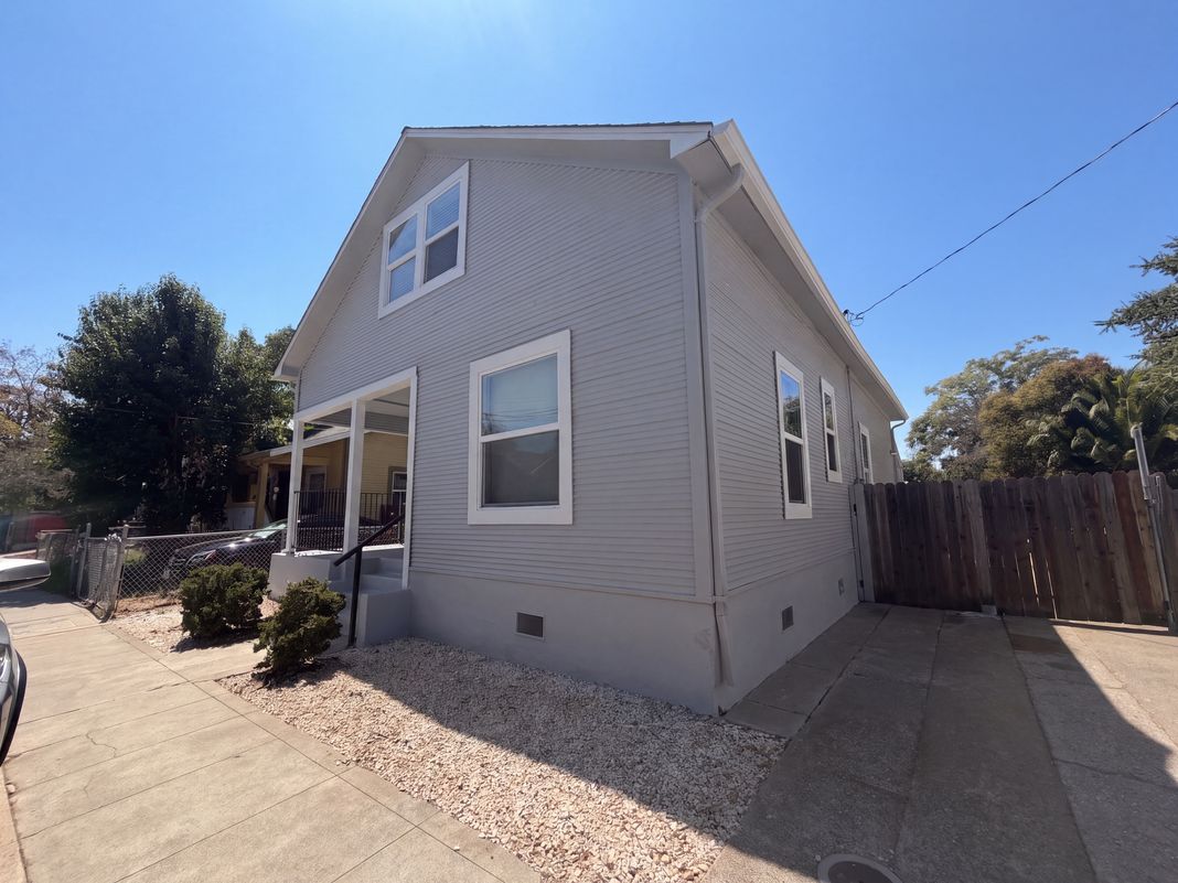 Property photo 1 of 3210 San Jose Way