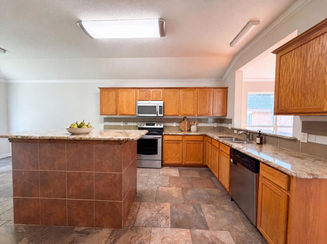 Property photo 2 of 2324 Glenhaven Dr