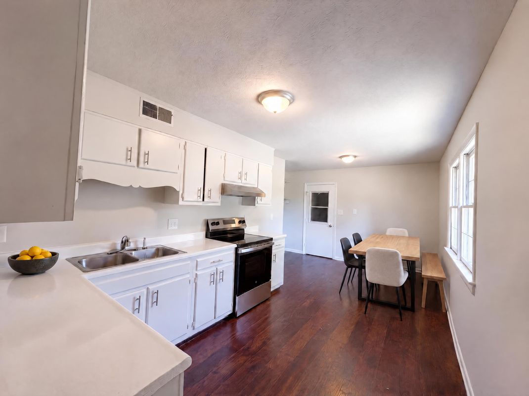 Property photo 2 of 3632 Metric Dr