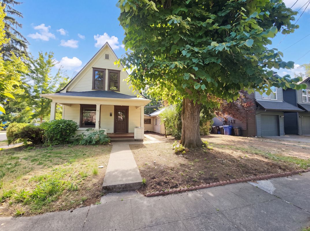 Property photo 1 of 1011 Almaden St
