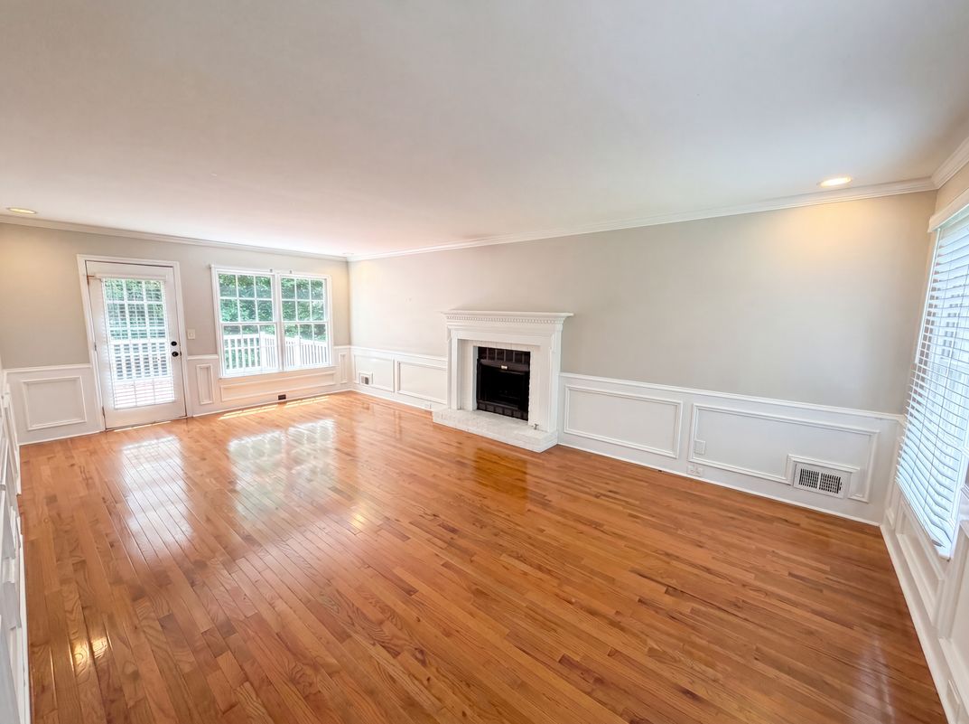 Property photo 3 of 3514 Nettle Ln NE