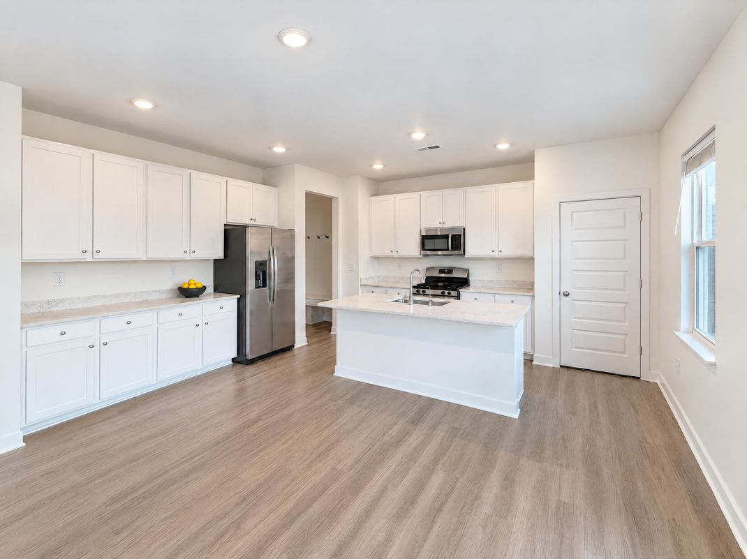 Property photo 2 of 2282 S Bingham Pl
