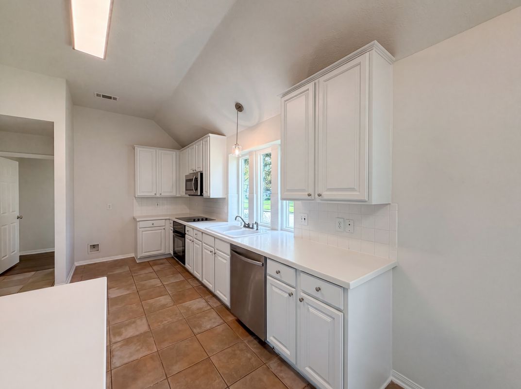 Photo 8 of 22 of 14310 Amyford Ct, Cypress, TX