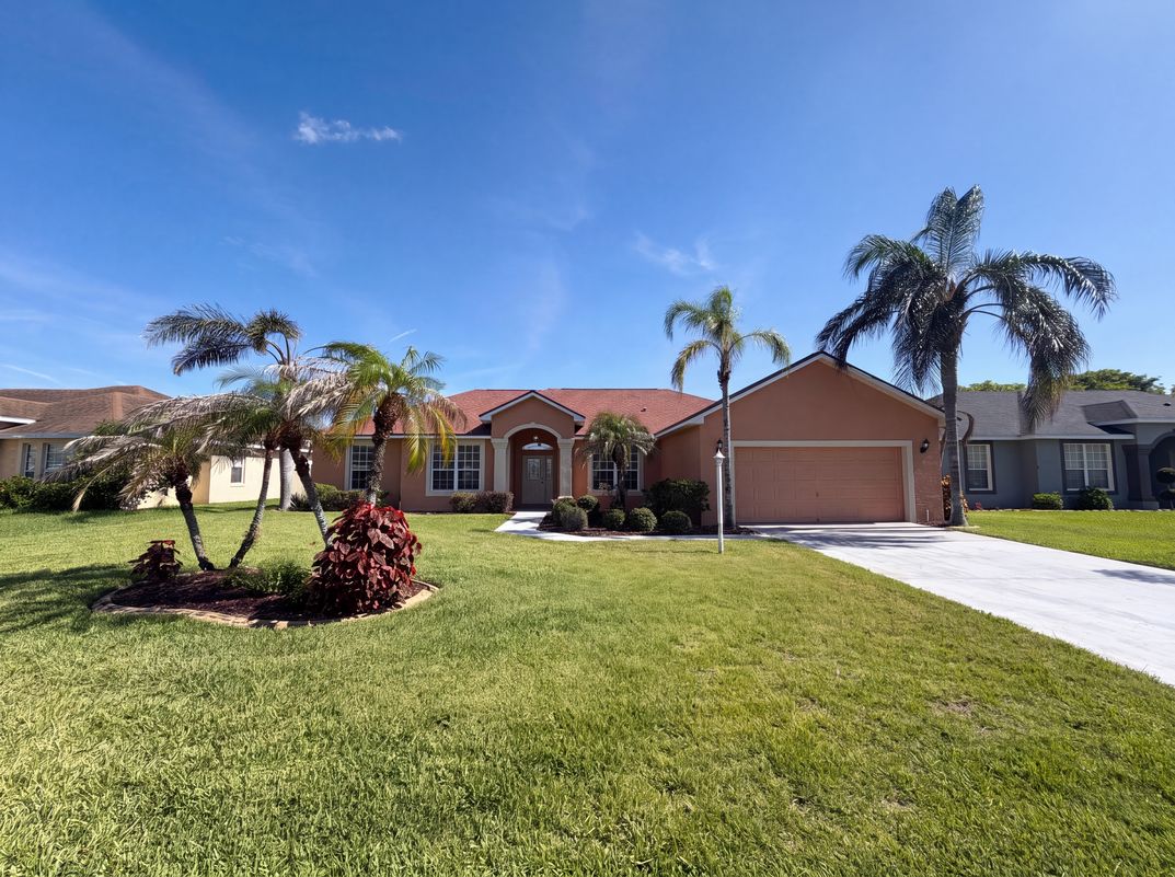 Property photo 1 of 313 Terranova Blvd