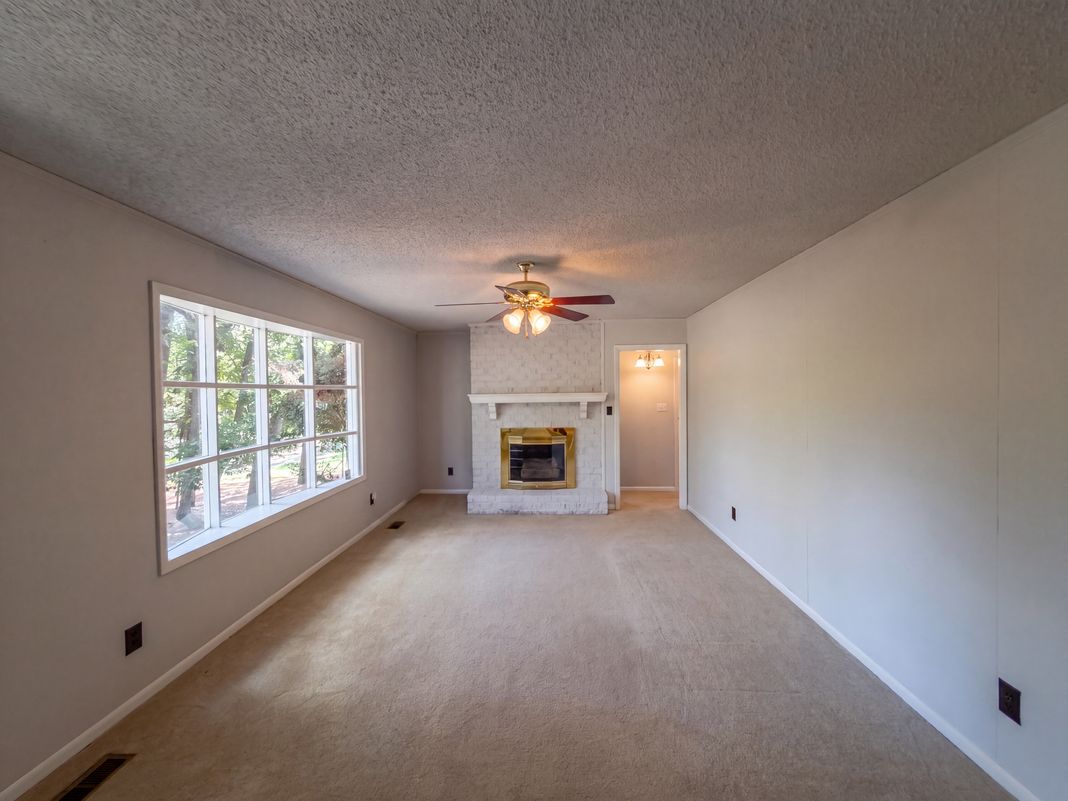 Property photo 3 of 2101 Fordham Dr