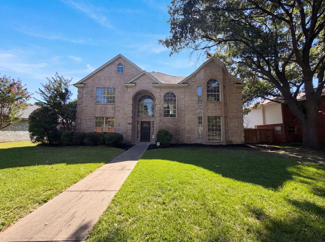 Property photo 1 of 905 Ridgemont Dr