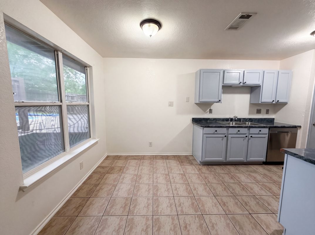 Photo 8 of 17 of 2708 Timberline Dr, Killeen, TX