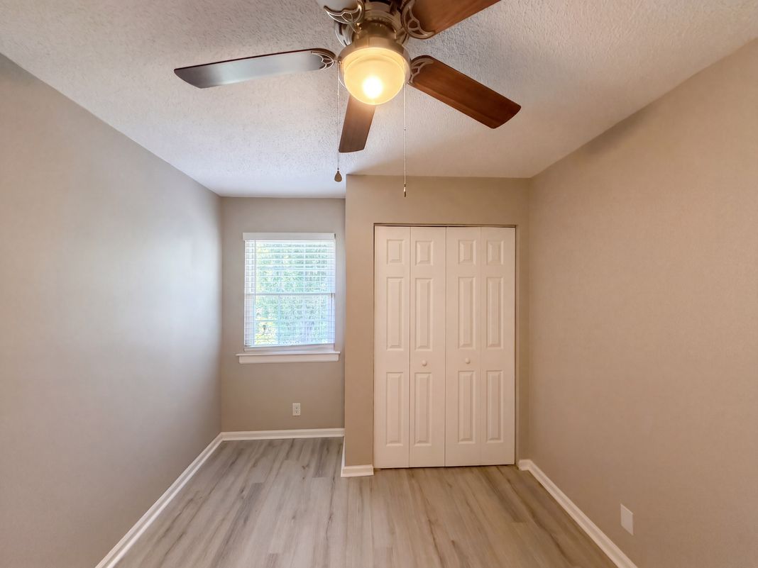 Property photo 3 of 2219 Shadow Valley Rd Apt E