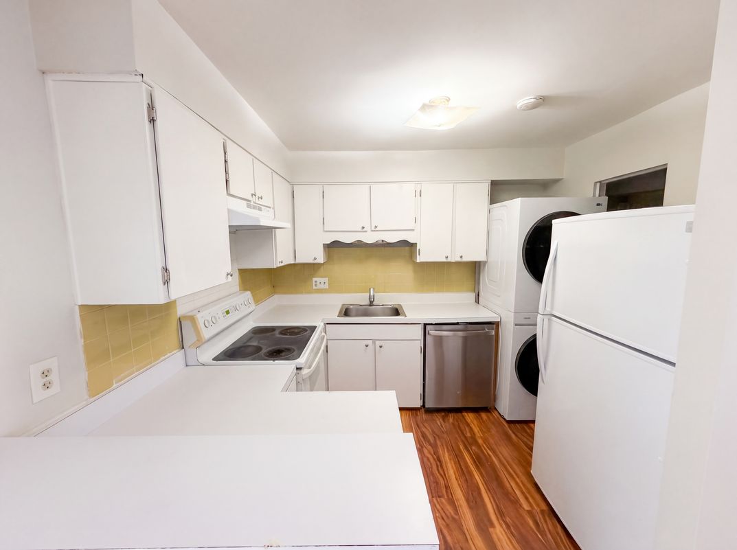 Property photo 2 of 141 N Duke Dr