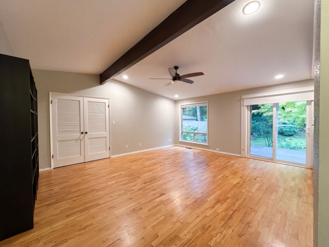 Property photo 3 of 10401 NE 130th St
