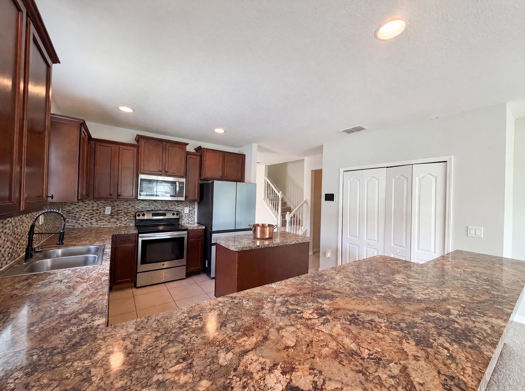 Property photo 2 of 4876 Grassy Knoll Dr