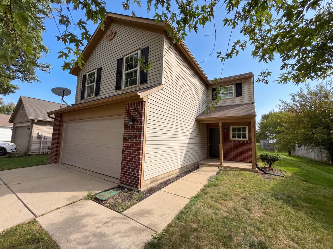 Property photo 2 of 2327 Rostock Ct