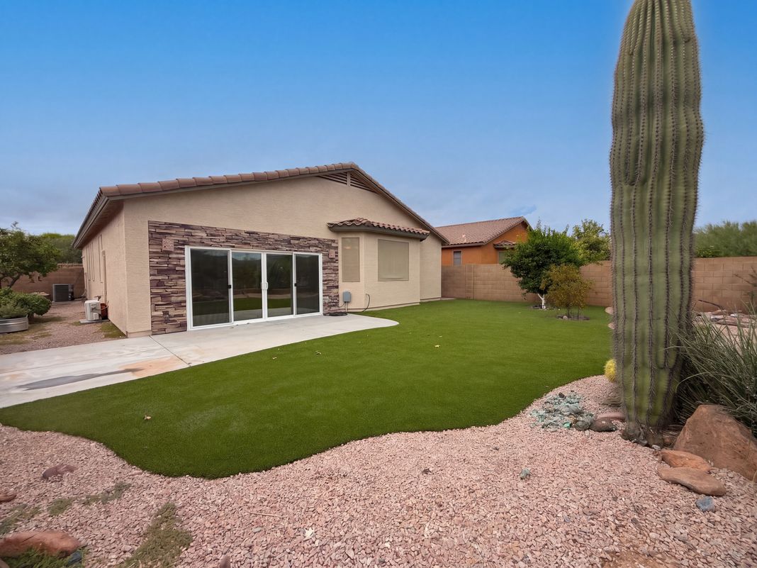 Property photo 3 of 47703 N Camino Del Sol