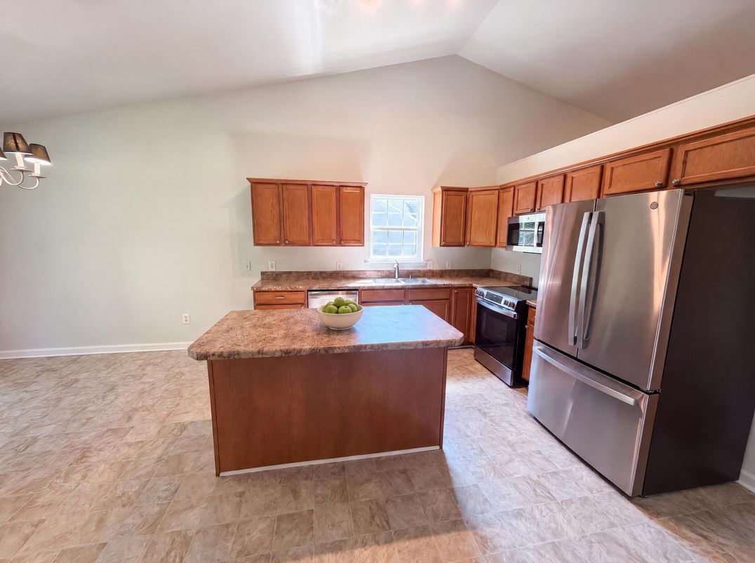 Property photo 2 of 102 Hayworth Ave