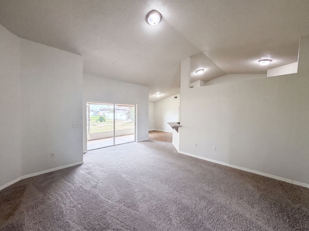 Property photo 3 of 1038 Highland Crest Cir