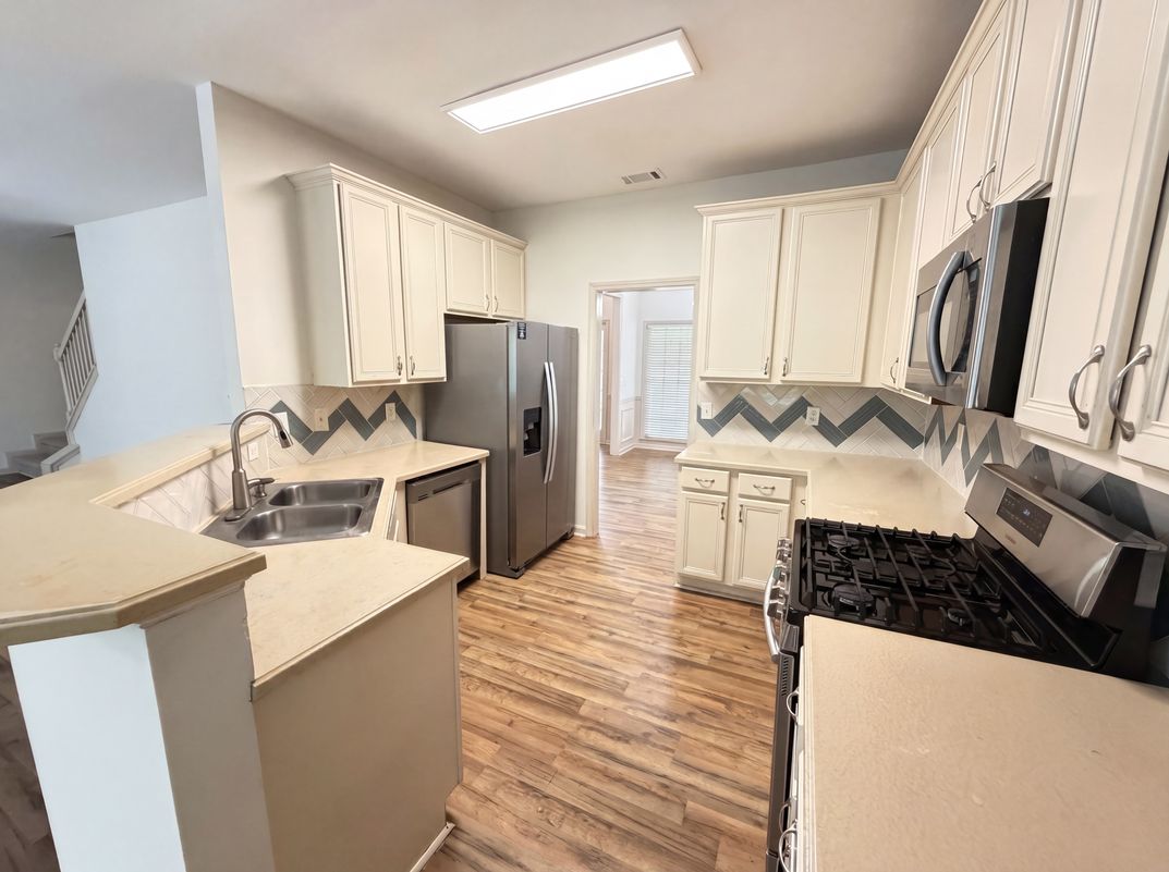 Property photo 2 of 2945 Highland Pass