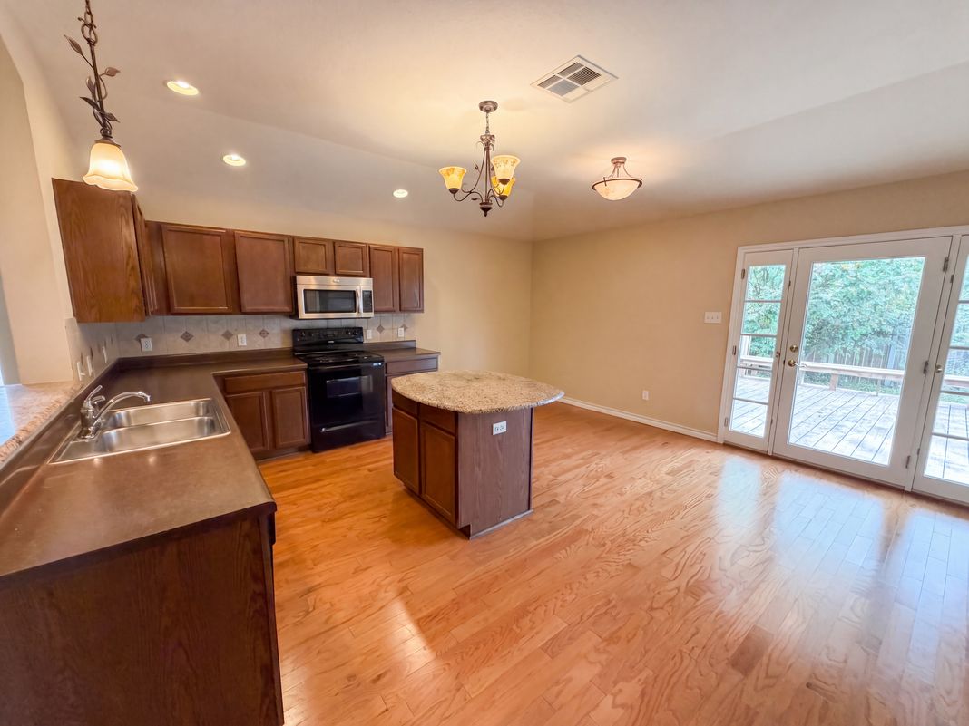 Property photo 2 of 507 Decker Dr